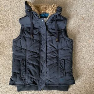 American Eagle Hooded Puffer Vest